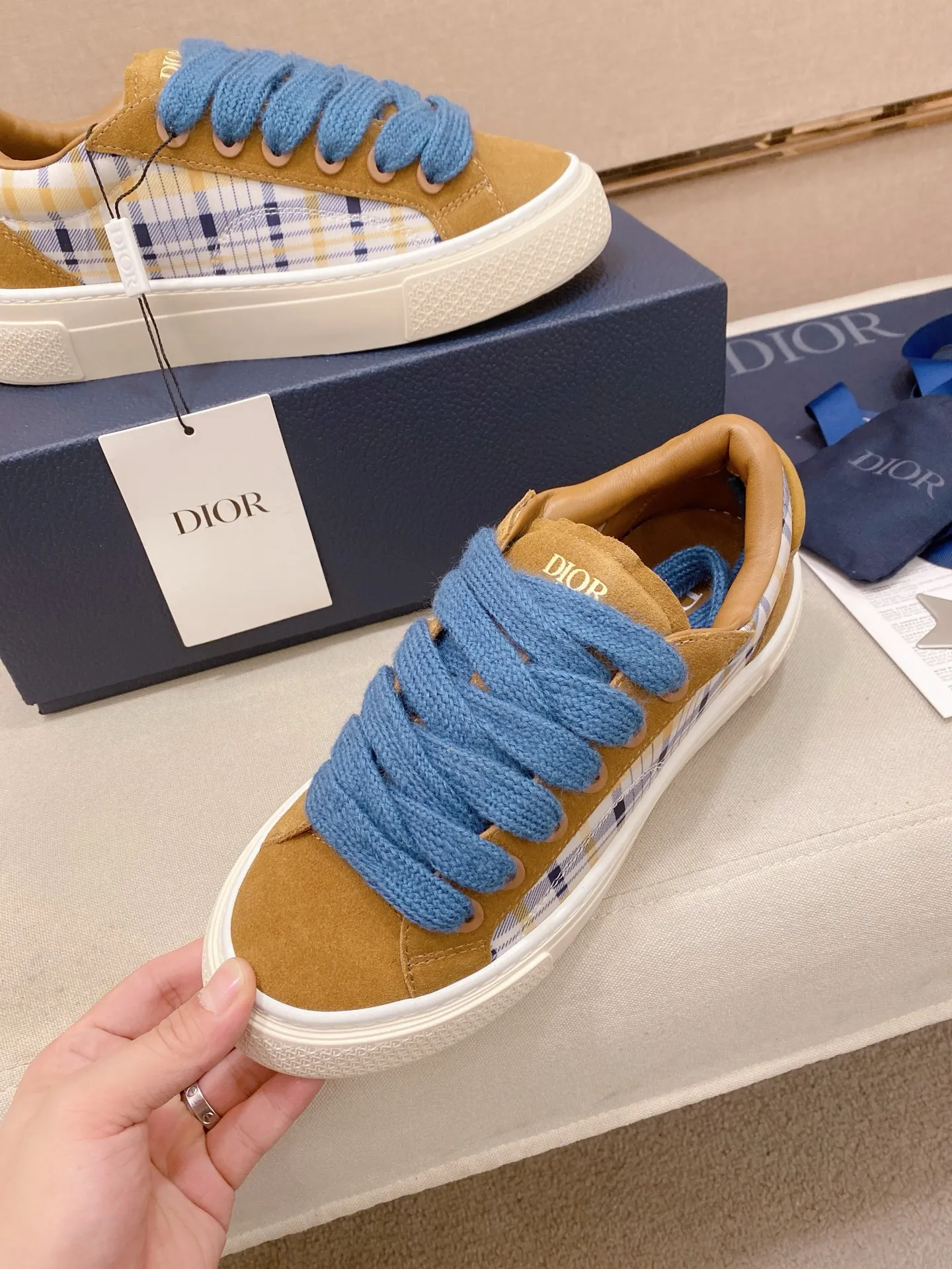 Factory price: 300 Men's shoes 💰[Dior·Dior] Top 🔍Couple style 💏🔍New casual sports style couple shoes, new four-season design, perfect workmanship, lace-up lazy style to create cabinet quality, upper: imported first-layer cowhide, sheepskin lining is soft and comfortable, ultra-light TPU wear-resistant outsole, simple, versatile fashion men's shoes, excellent color code number 35--44